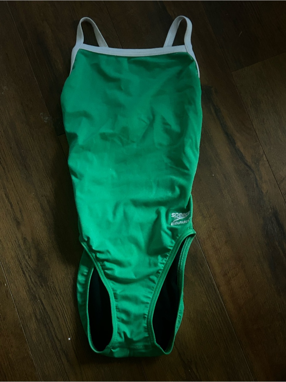 Girls Speedo solid endurance fly back in Kelly green (7-8y) size 10